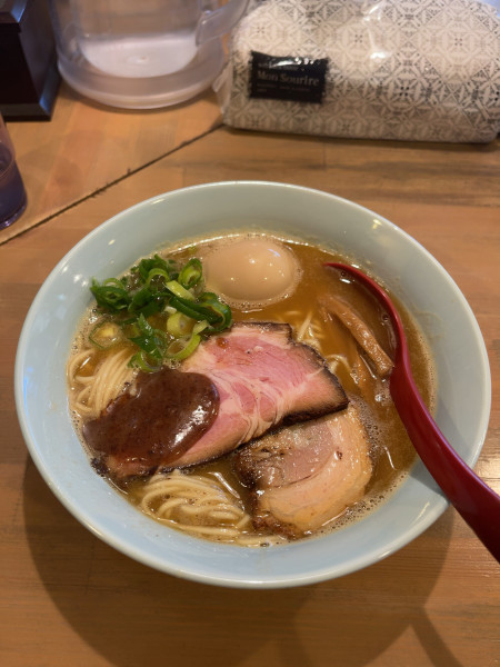 「白湯ラーメン味玉付き（1000円）」@ラーメンの店 せせらぎの写真
