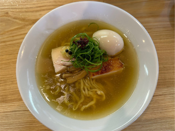 「名古屋コーチンの塩そば」@麺 㐂色の写真