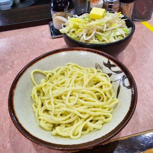 「もりそば小麺少なめカタメ塩変更バター野菜」@所沢大勝軒の写真