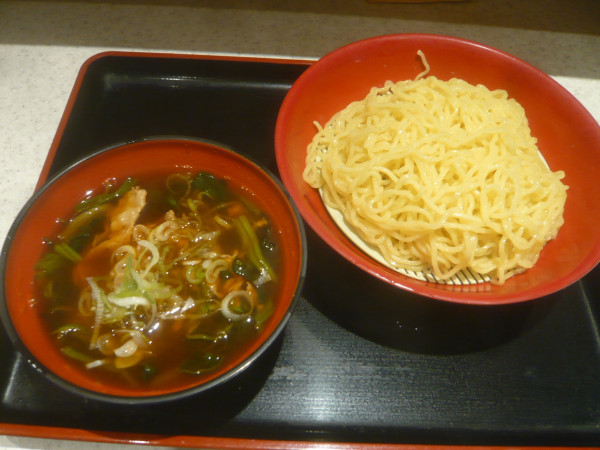 「豚肉とほうれん草の和風旨辛つけ麺」@名代 富士そば 小平店の写真