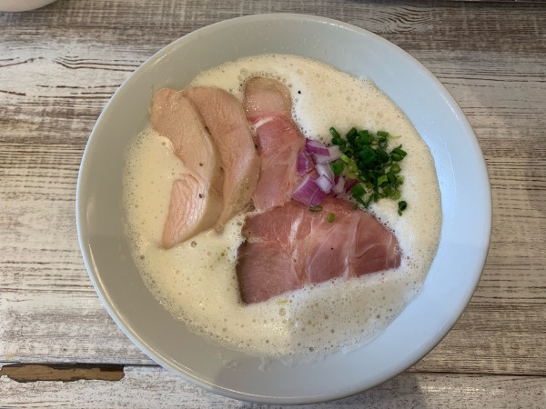 「鶏白湯しお」@ラーメン家 あかぎの写真