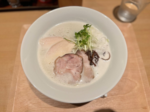 「鶏白湯らーめん 1000円」@らーめん 茂治の写真