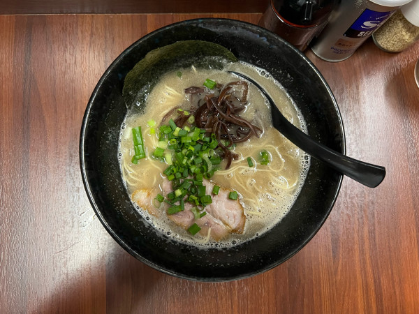 「豚骨ラーメン（650）替玉（100）」@ラーメン 木村亭の写真