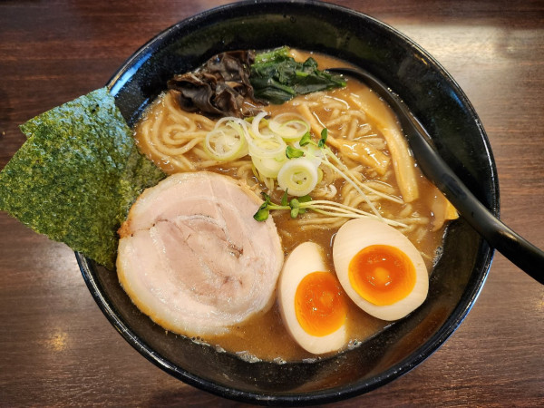 「特濃魚介らーめん」@らーめん 玉彦の写真