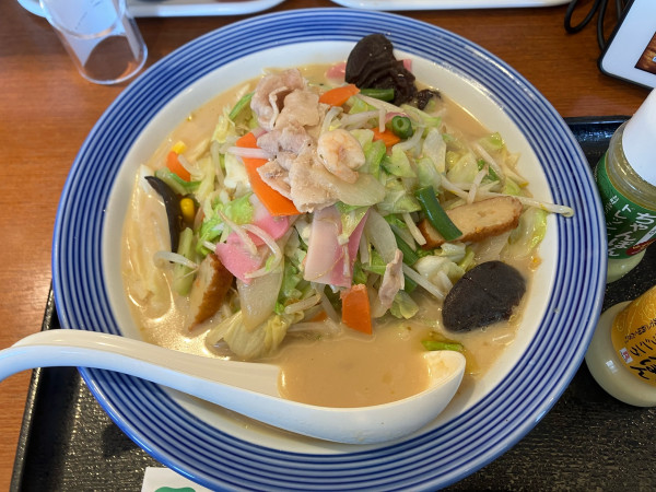 「野菜たっぷりちゃんぽん　950円」@長崎ちゃんぽん リンガーハット 町田鶴川店の写真