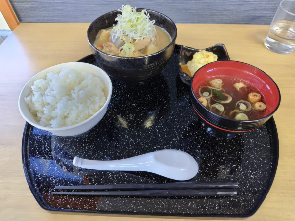 「もつ煮込み定食」@スタミナラーメン 昭和軒 33通り店の写真
