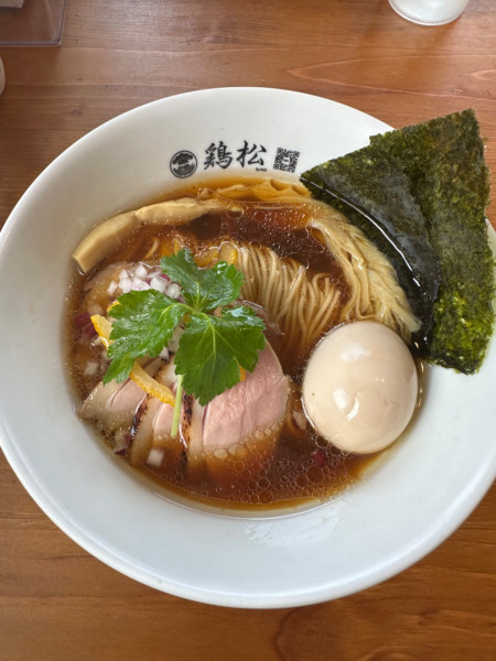「特製醤油らぁめん」@淡麗醤油らぁ麺 鶏松の写真