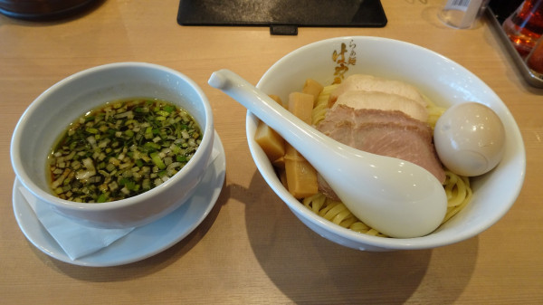 「特製つけ麺（1,300円）＋大盛り（150円）」@らぁ麺はやし田 武蔵村山店の写真