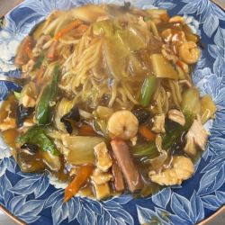 五目あんかけ焼そば（950円）