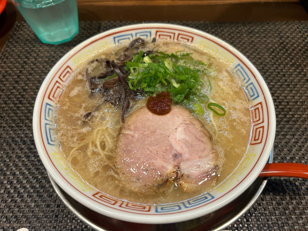 「豚骨ラーメン」@麺屋とんぼの写真