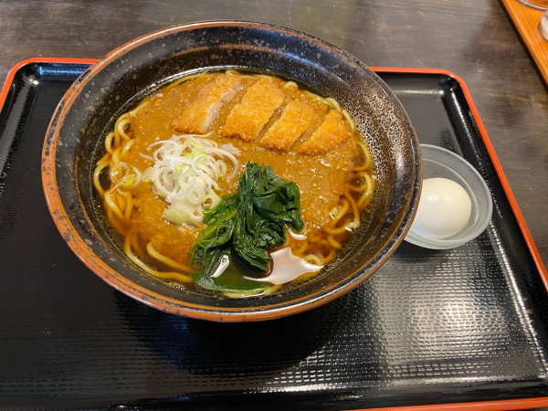 「雷神カレーらーめん（おまけ付き）600円」@雷神の写真