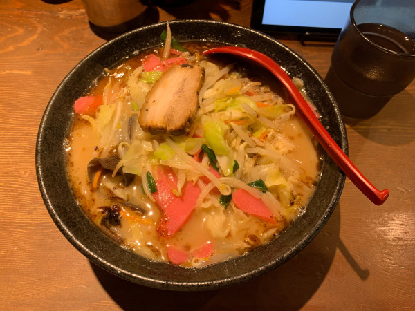 「黒ちゃんぽん+チャーハンハーフセット1270円」@チャンポンハウス あぶらやの写真