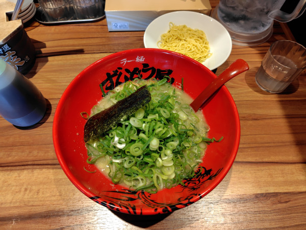 「ねぎらーめん（細麺、背脂普通）940円、半替玉90円」@ラー麺 ずんどう屋 鳥取湖山店の写真