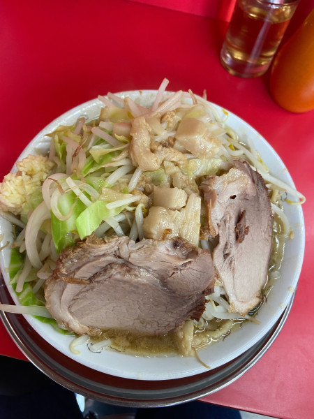 「ラーメン（800円）ニンニク、ヤサイ、アブラ」@麺でる 田園調布本店の写真
