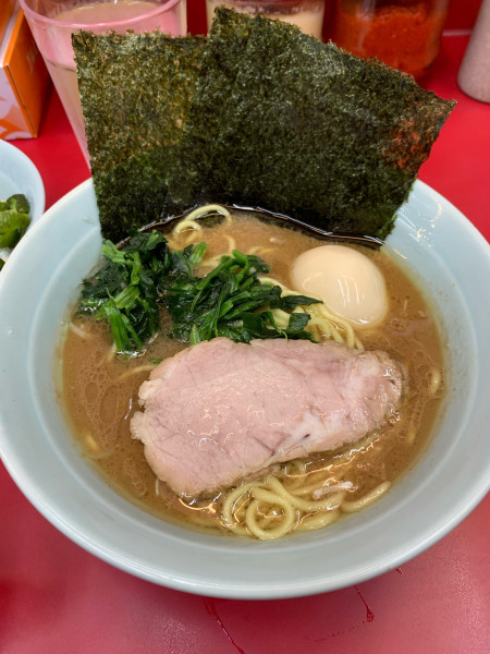 「ラーメン サービスたまご」@横浜ラーメン 武蔵家 大宮店の写真
