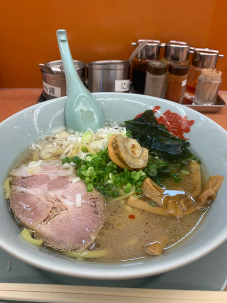 「ホタテ塩とんこつ」@ラーメン山岡家 熊谷店の写真