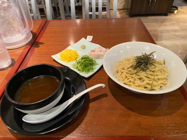 「山形冷やしつけ中華」@鶏中華 新旬屋本店 ラーメンスクエア立川店の写真