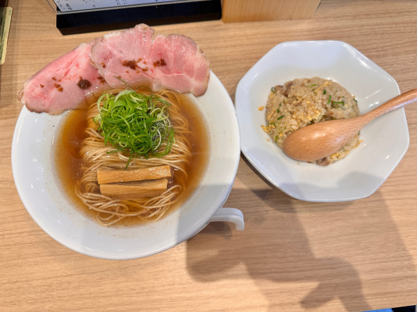 「中華そば　半チャーハンセット」@中華そば 麓 Fumotoの写真