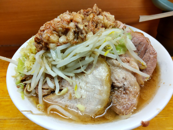 「小ラーメン＋ぶた増し、ショウガ」@ラーメン二郎 立川店の写真