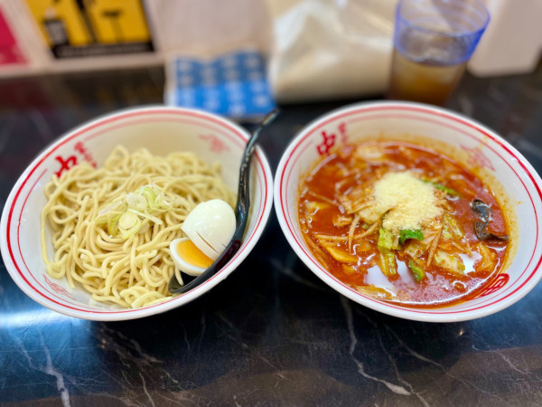 「冷やし味噌野菜　粉チーズ　カタめ」@蒙古タンメン中本 甲府店の写真
