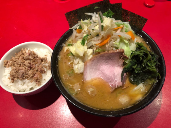 「ラーメン並¥900 野菜畑¥100 ライス¥150」@厚木家の写真