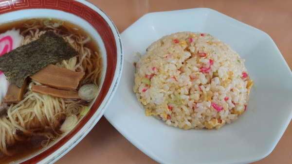 「半チャーハンラーメン 900円」@中華料理 昇龍の写真