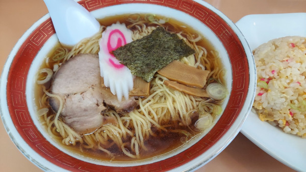 「ラーメン半チャーハンセット 900円」@中華料理 昇龍の写真