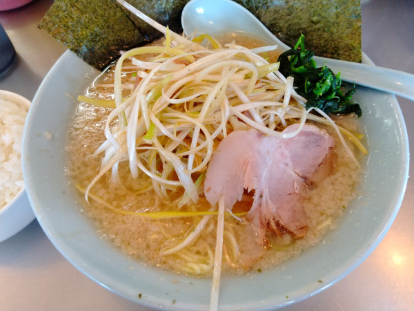 「ネギコテラーメン　990円」@ラーメンショップ 椿 玉造店の写真