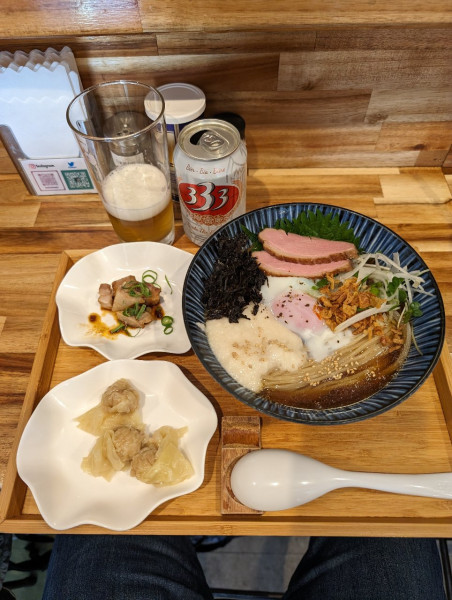 「冷やしニボコン2024＋海老ワンタン(3コ)＋333ビール」@ハちゃんラーメンの写真