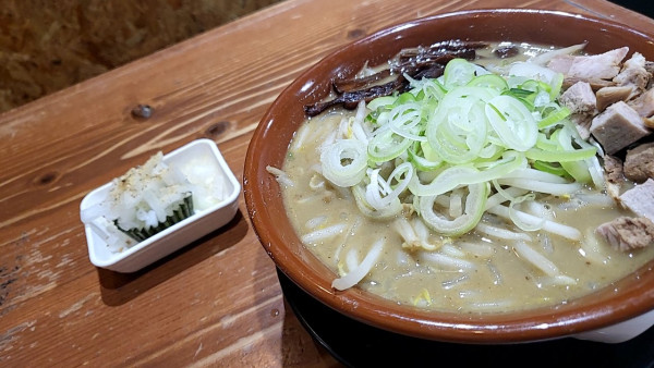 「にぼ味噌 ちぢれ」@長尾中華そば 東京神田店の写真