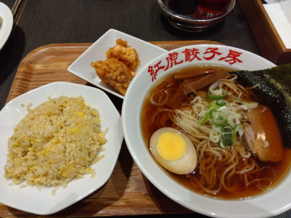 「選べる麺&半チャーハンセット らーめん(醤油)」@紅虎餃子房 イオンモール水戸内原店の写真