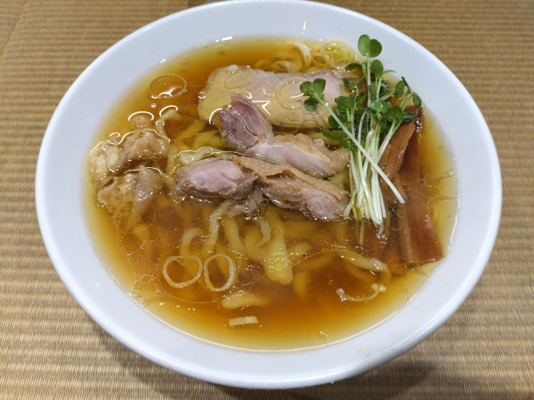 「親鶏中華そば860円」@手打 親鶏中華そば 綾川の写真