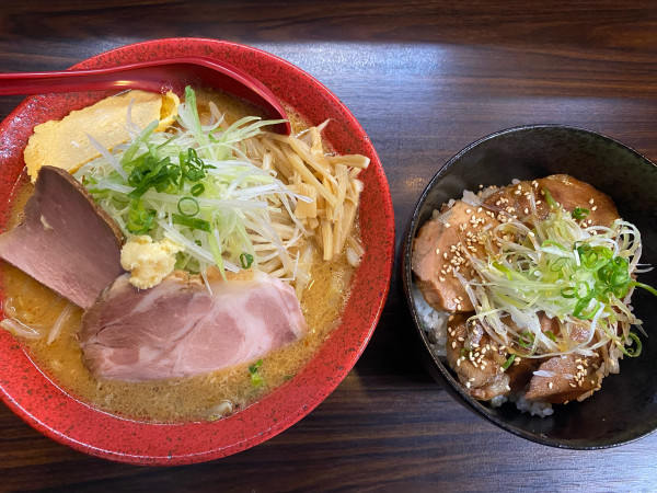 「焼味噌ラーメン 840円 + ミニチャーシュー丼 350円」@味噌ラーメン くまおやじの写真