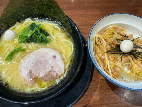 「塩ラーメン　800円　小ネギチャ丼300円」@四谷商店の写真