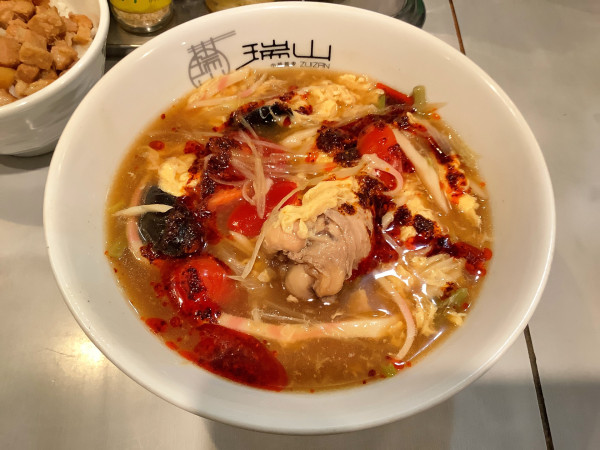「【限定】手羽元とトマトの酸辣湯麺」@中華蕎麦 瑞山（ZUIZAN）の写真