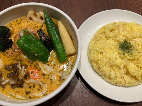 「チキン野菜カリー＋ご飯大盛り：1700＋50円」@SOUP CURRY KING ゲートウェイ店の写真