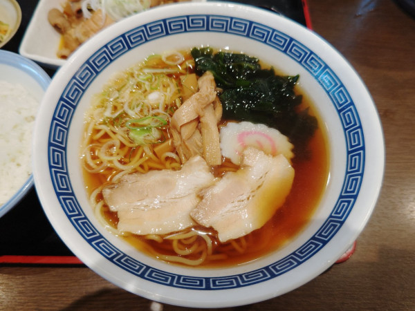 「昔ながらのしょうゆラーメン」@山田うどん食堂 蓮田店の写真