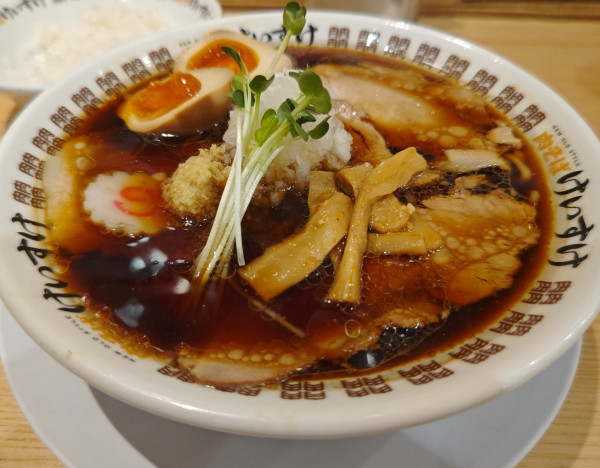 「肉そば醤油味玉付き+半ライス」@肉そば けいすけ 錦糸町店の写真