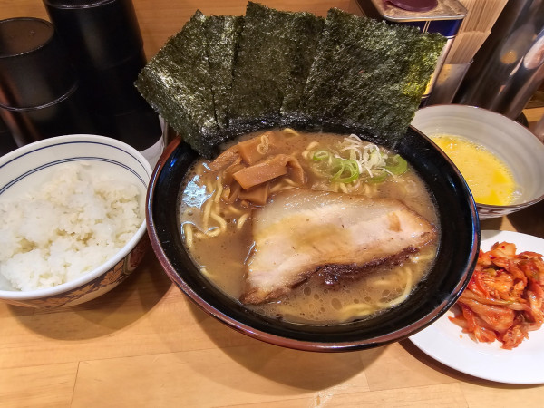 「朝ラーメン・大盛券・のり(ライスキムチ生卵)  ￥1,100」@麺屋 めんりゅうの写真