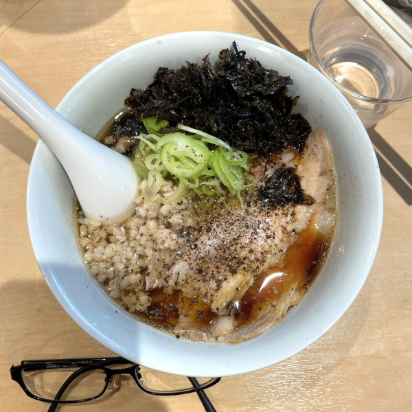 「背黒煮干Black」@煮干中華そば 結。の写真