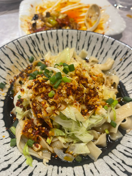 「油淋刀削麺」@逸品火鍋 四季海岸の写真