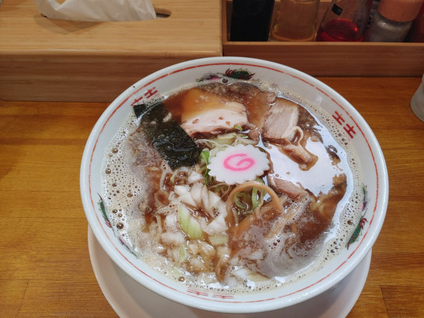 「煮干しラーメン　大盛り　870+180円」@中華そば 橙の写真