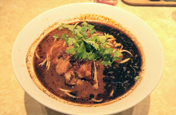 「【限定】チリトマラーメン(辛さ３)」@鶏ポタラーメン THANK 大門店の写真