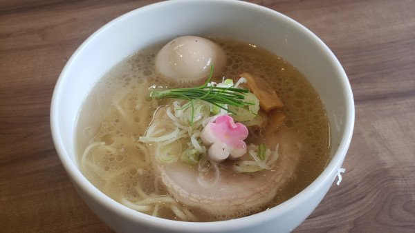 「塩らーめん+味玉」@麺処 春の風の写真