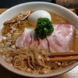 特製塩らぁ麺(大盛)·魚貝炙りおにぎり