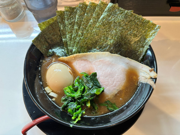 「のり玉ラーメン＋ライスバー」@ラーメン 大嵐家 大洗店の写真