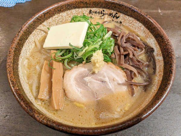 「炙り味噌らーめん バター」@真武咲弥 渋谷店の写真