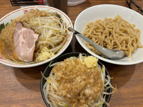 「【期間限定】つけ麺豚煮干し1100円、アブラ野菜200円」@つけめんTETSU 壱の木戸 水戸店の写真
