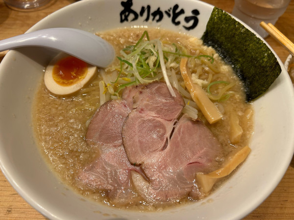 「ラーメン950円　麺大盛りライス無料(ランチ)」@野方ホープ 目黒店の写真