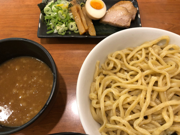 「濃厚魚介豚骨つけ麺」@ラーメン 春樹 多摩カリヨン館店の写真